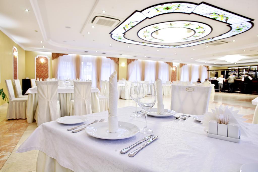Slava Hotel Zaporizhia Exterior photo