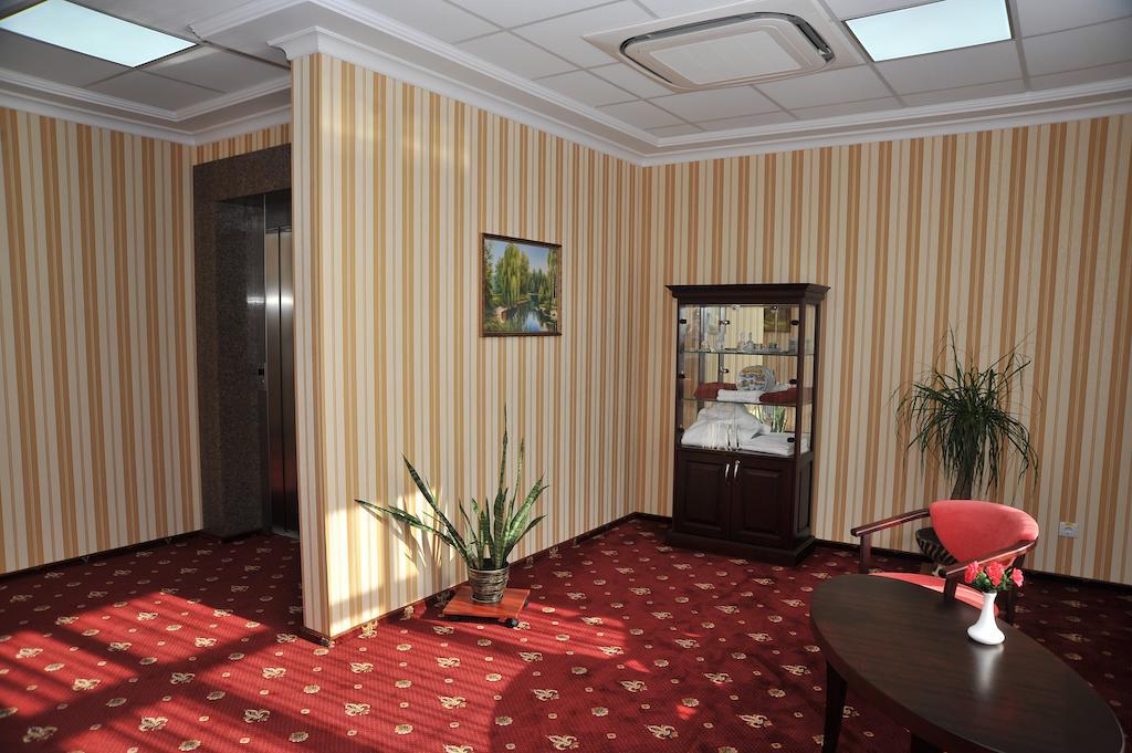 Slava Hotel Zaporizhia Exterior photo